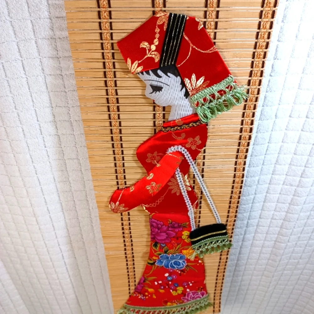 Vintage 3D Geisha Girl Wall Scroll Wall Decor